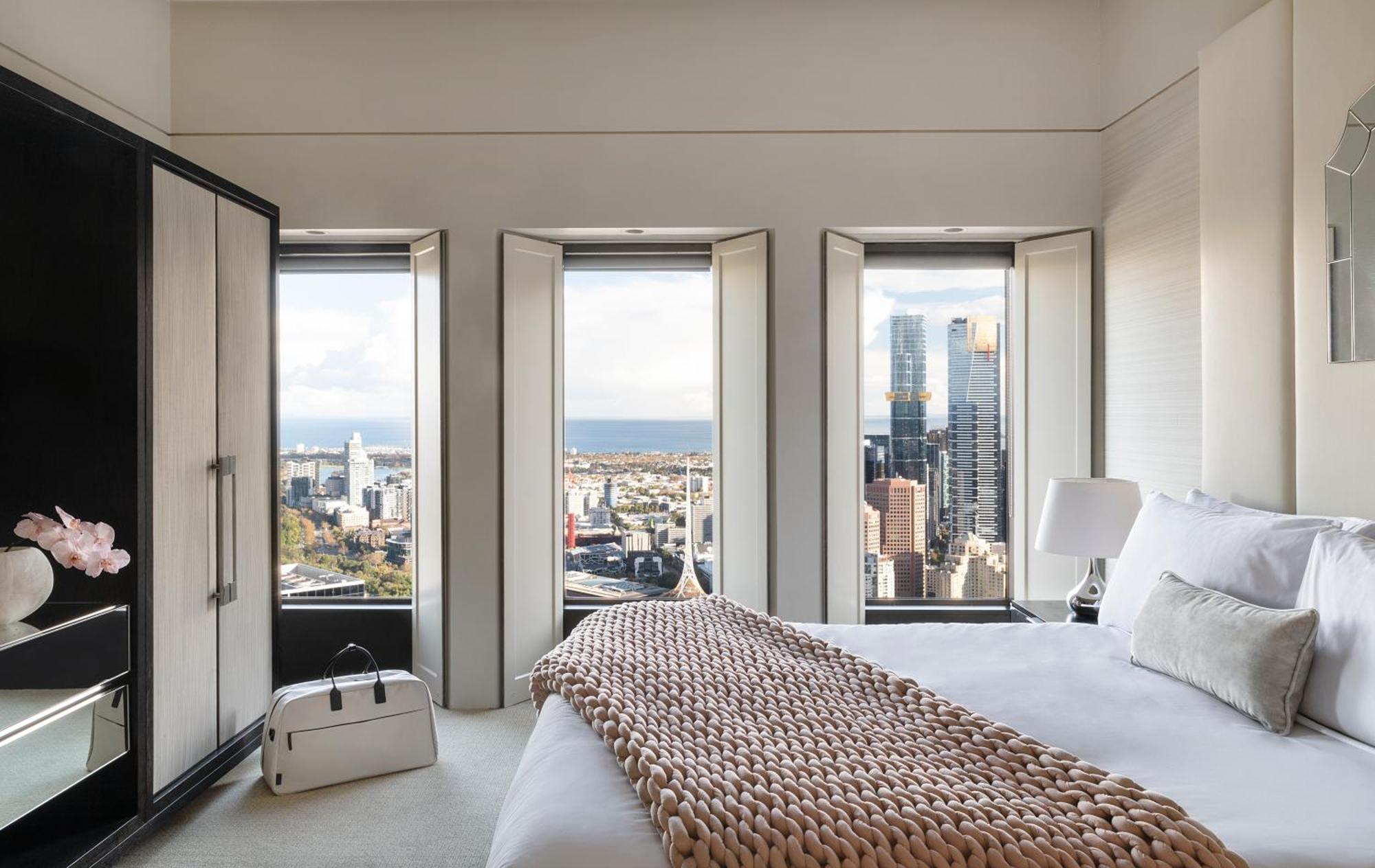 Hotel Sofitel Melbourne On Collins Exterior foto A bedroom at the hotel